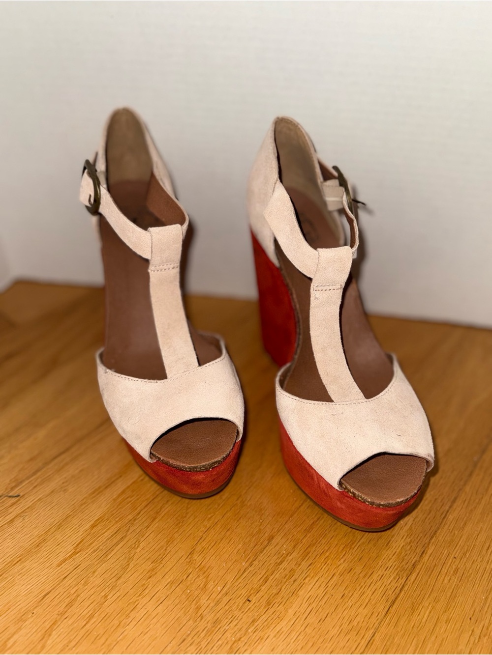 Lucky Brand Two-Tone T-Strap Platform Sandals in Blush and Red